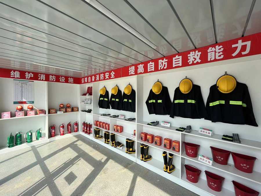 三分8號線項目部施工現場微型消防站內.jpg 三分8號線項目部施工現場微型消防站內.jpg